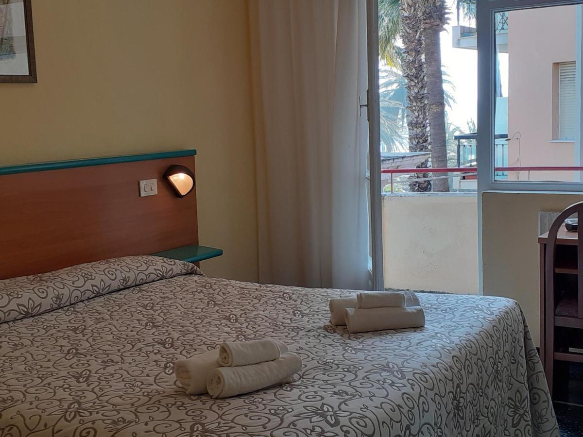 Hotel Colibri Finale Ligure Extérieur photo